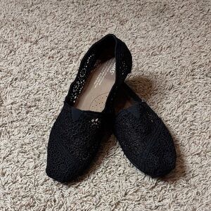 🖤 TOMS Black Lace Flats 🖤